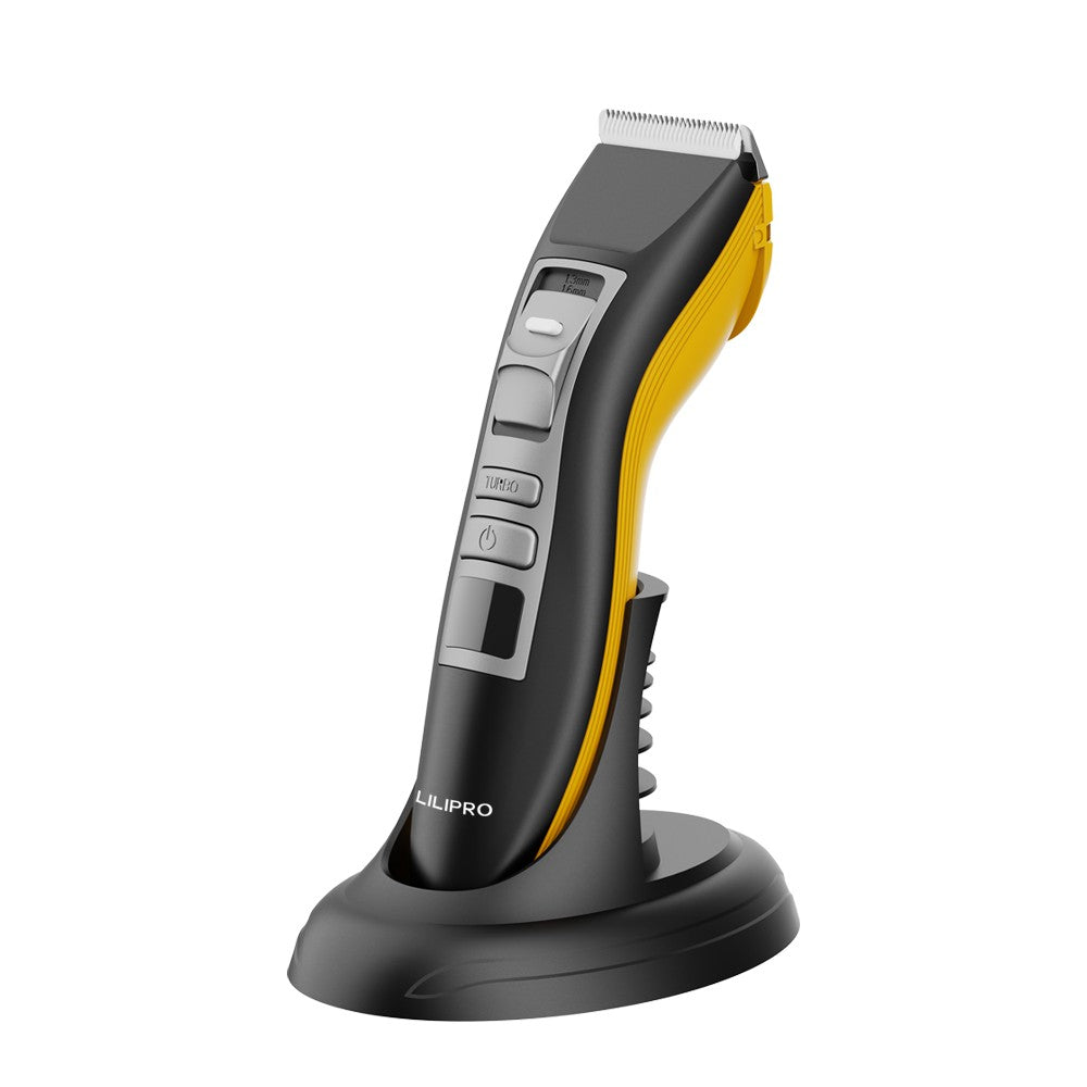 Cortadora L9, frente en ángulo sobre blanco, negro con lateral amarillo, puesta en su base de carga. Es